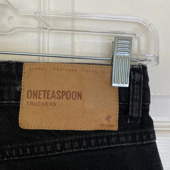 NWOT ONE TEASPOON Trucker Jeans Black Mid Rise Button Fly Size 23 Distressed - Picture 8 of 9